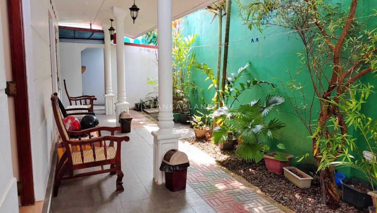 Twin Palms Hotel Mirissa Exterior photo